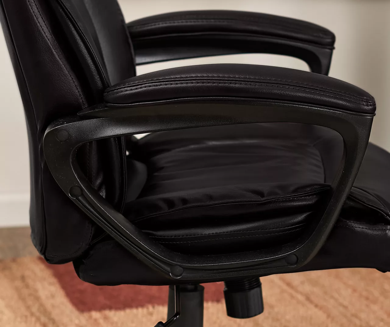 Hannah Black Bonded Leather Office Chair Hannah Black Bonded Leather Office Chair -Home Furniture Store 810513552 5